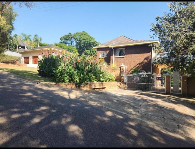 9 BEDROOM HOUSE FOR SALE IN MUCKLENEUK